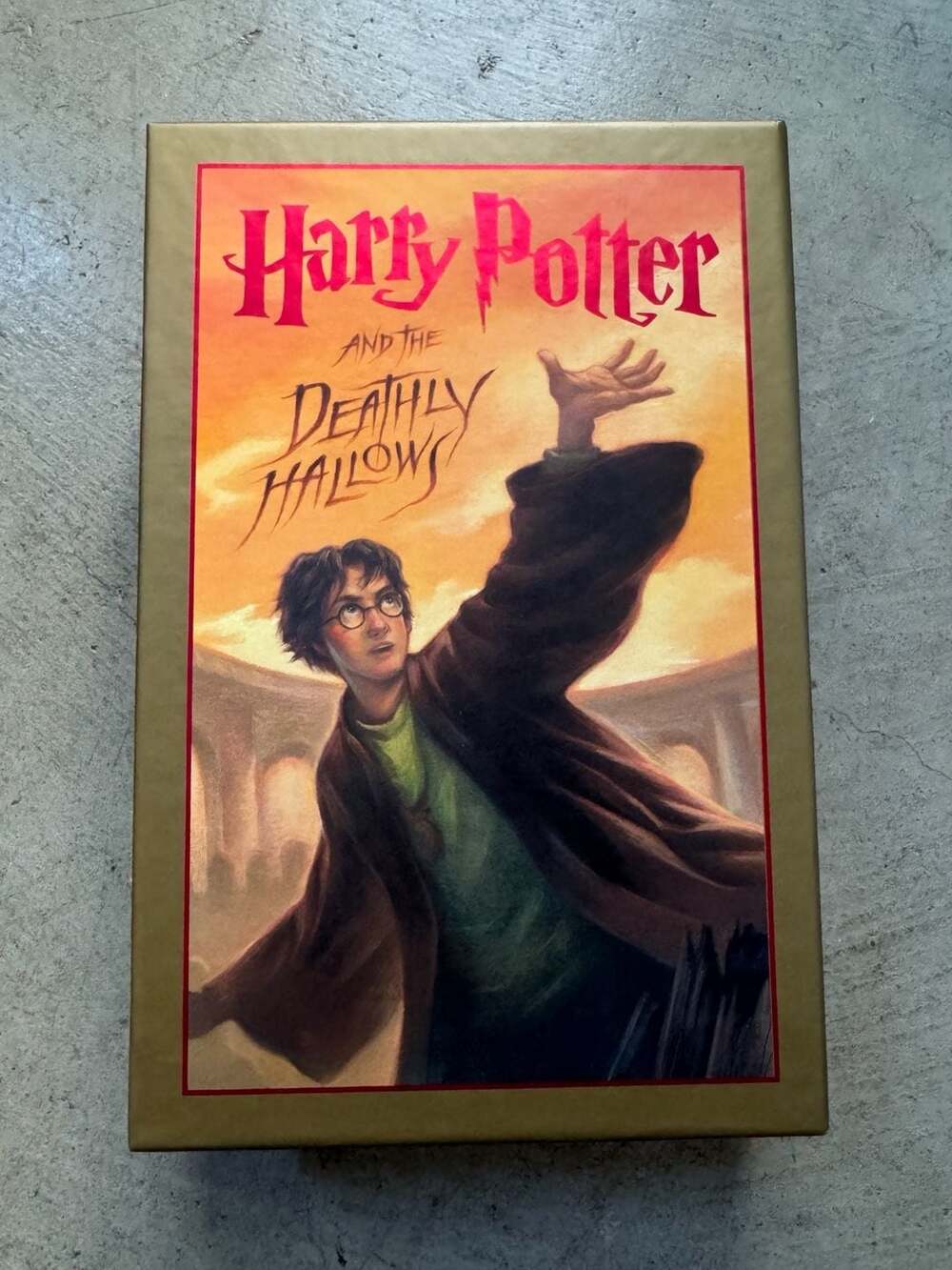 Harry Potter and the Deathly Hallows Deluxe Hardcover Book with Slipcase